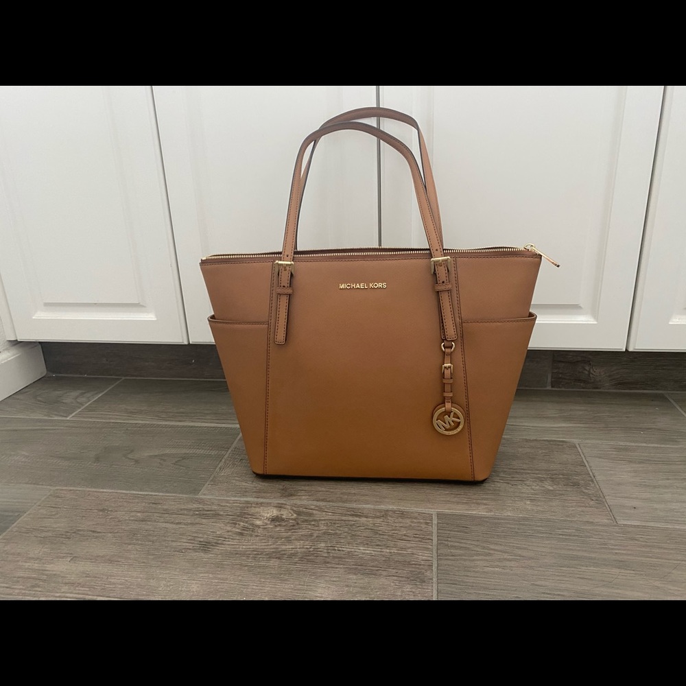 Michael Kors Large Saffiano Leather Top-Zip Tote